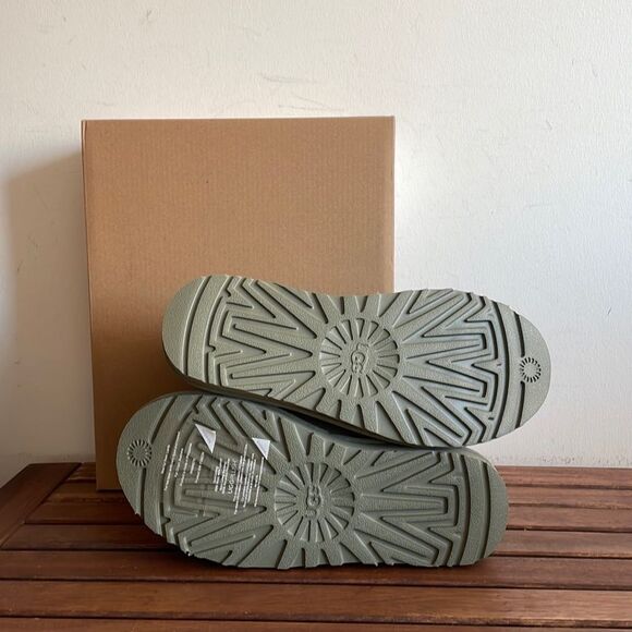 UGG Classic Ultra Mini Shaded Clover Women Size 6 - Picture 10 of 14